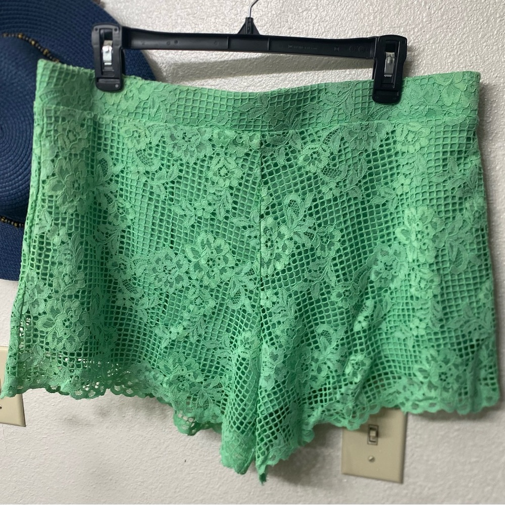 Mint Lace High Waist Women's Shorts - Picture 4 of 6